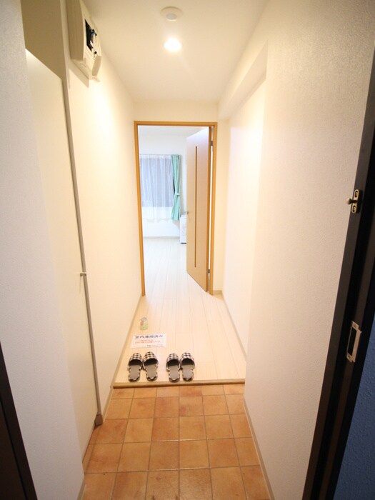 物件内観写真16　(玄関)