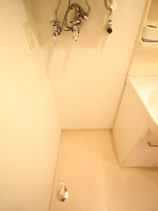 物件内観写真18　(洗濯機置場)