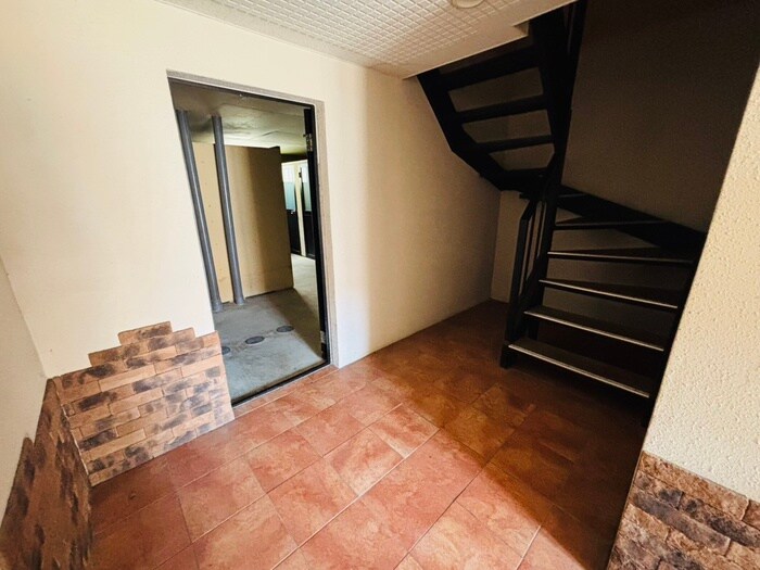 物件外観写真4　(エントランス部分)