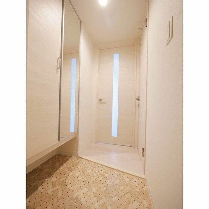 物件内観写真17　(玄関)