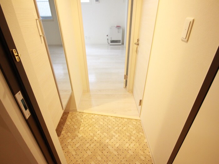 物件内観写真18　(玄関)