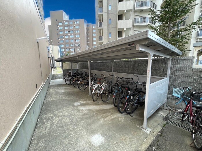 物件外観写真5　(駐輪場)