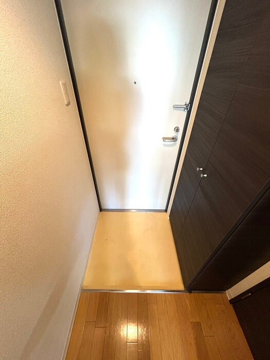 物件内観写真16　(玄関)