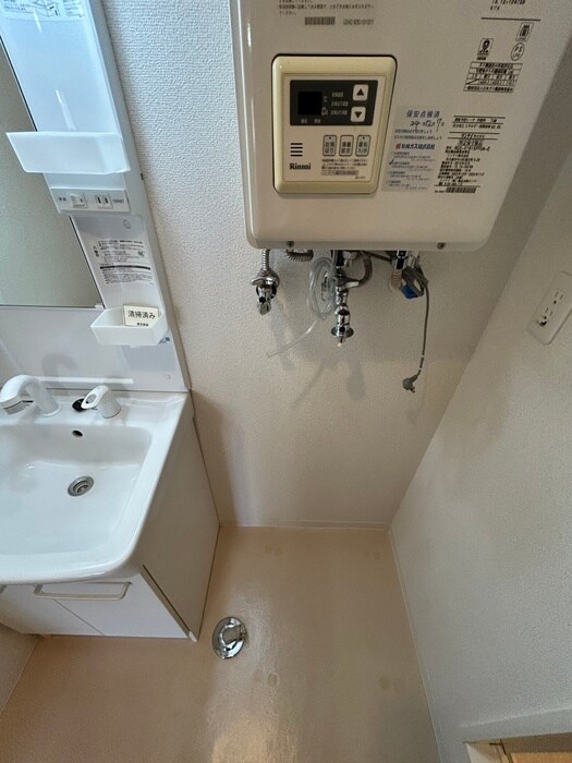 物件内観写真18　(洗濯機置場)