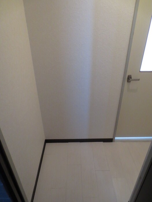 物件内観写真9　(玄関)