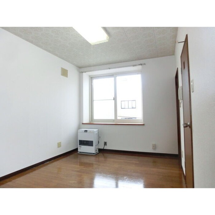 物件内観写真2　(居室)