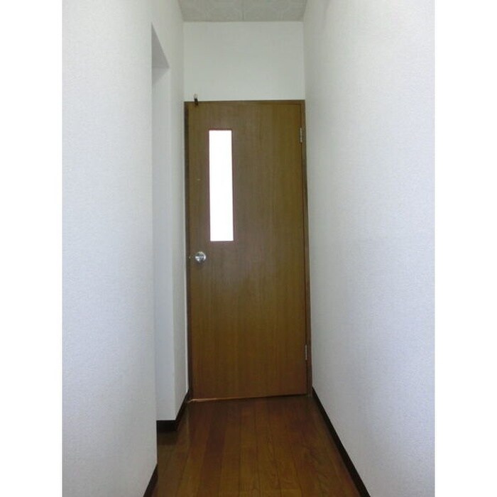 物件内観写真8　(玄関)