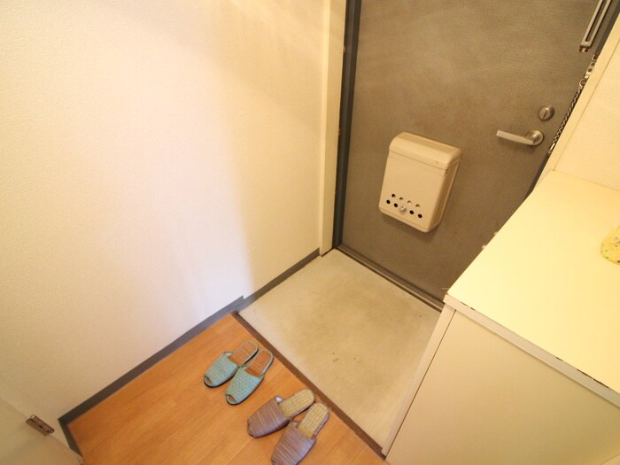 物件内観写真14　(玄関)