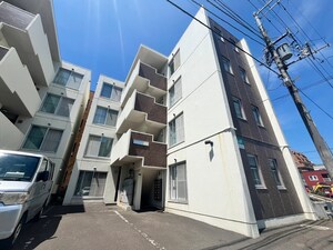 ﾋﾙｺｰﾄ宮の森ｲｰｽﾄｳｲﾝｸﾞ外観写真