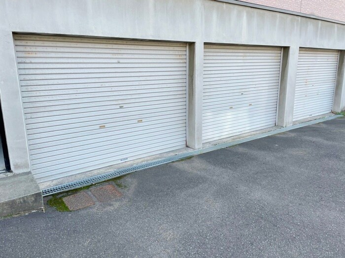 物件外観写真4　(駐車場)