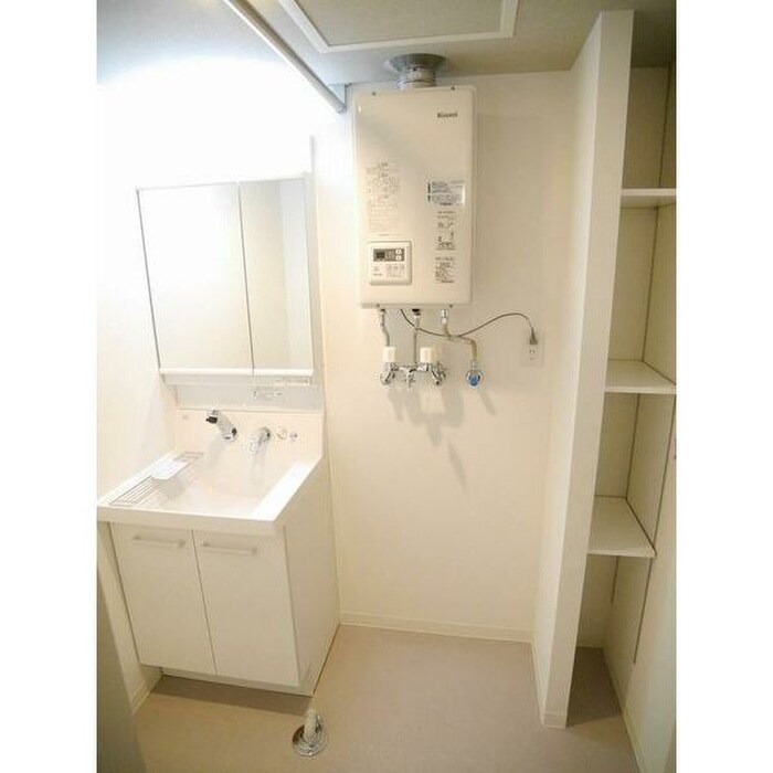 物件内観写真9　(洗面)