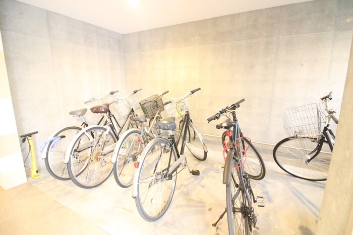 物件外観写真3　(駐輪場)