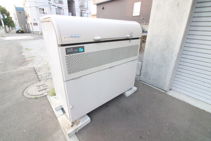 物件外観写真4　(建物設備)