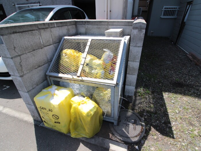 物件外観写真4　(建物設備)