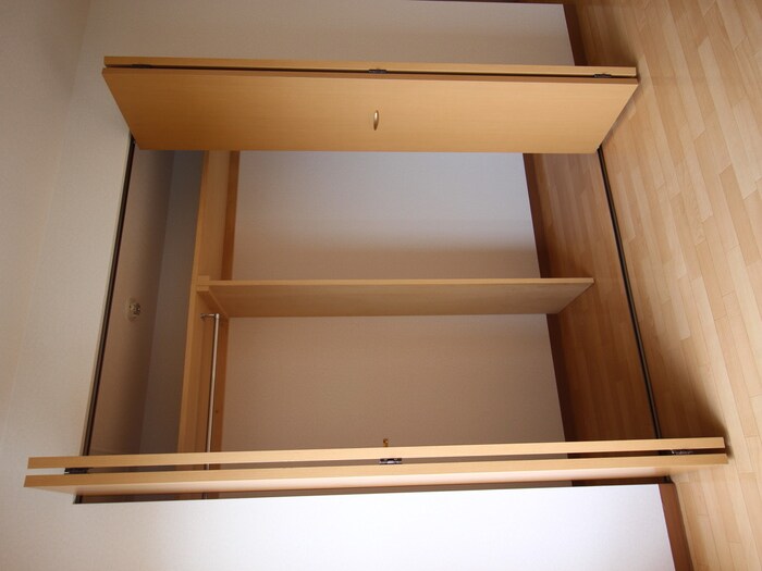 物件内観写真12　(収納)