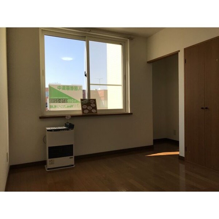 物件内観写真3　(居室)