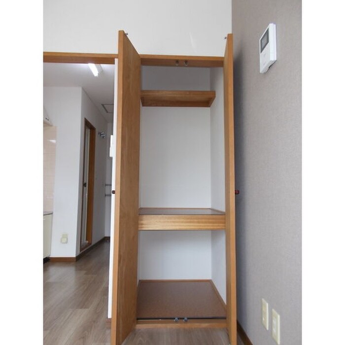 物件内観写真5　(収納)