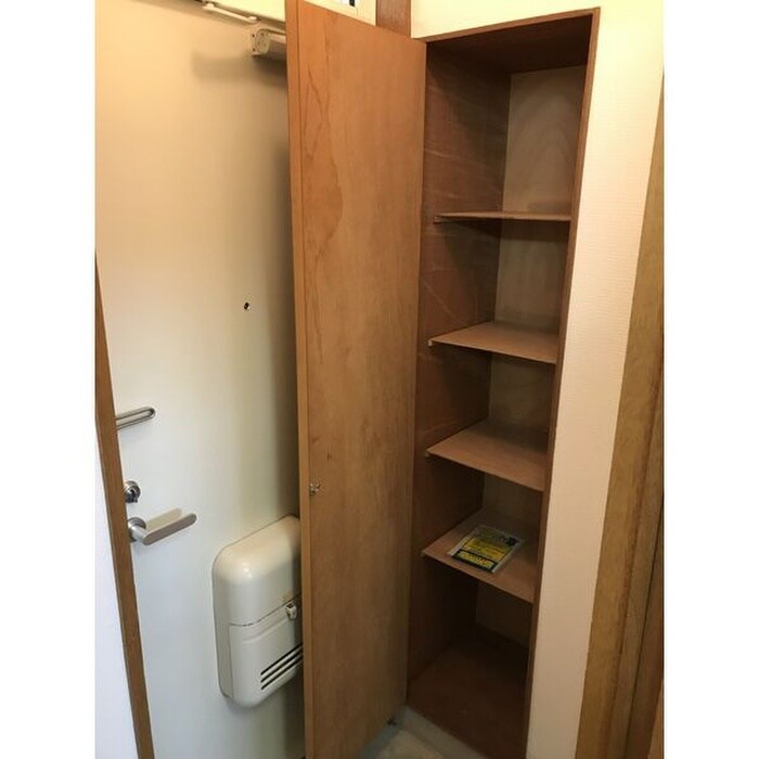 物件内観写真8　(靴箱)
