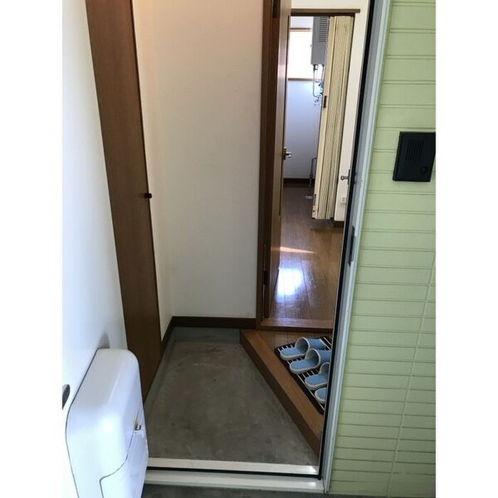 物件内観写真9　(玄関)