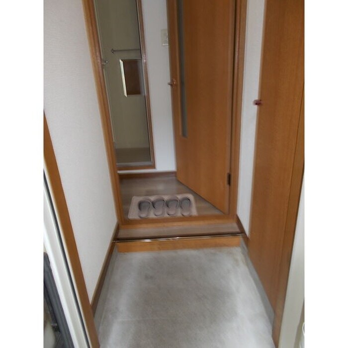 物件内観写真11　(玄関)