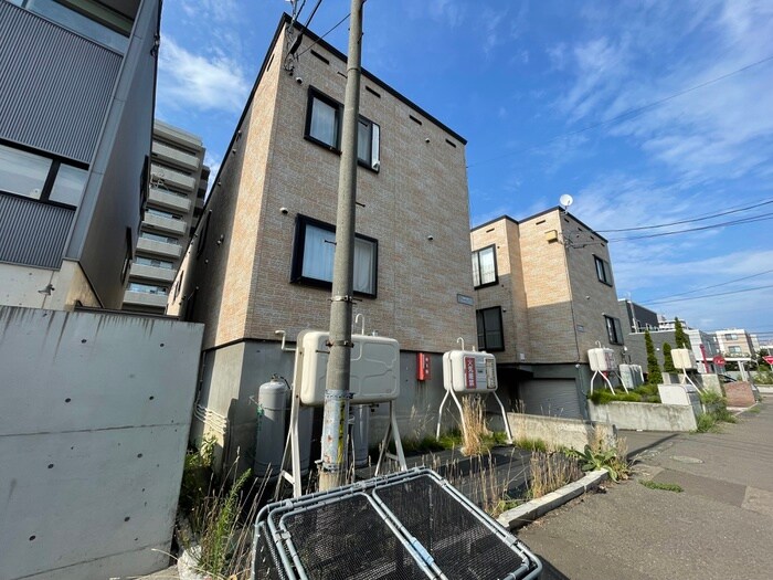 物件外観写真2　(外観写真)