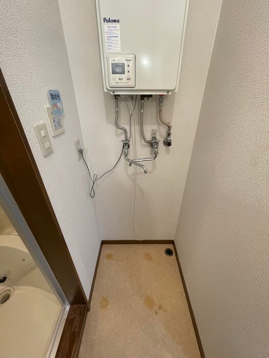 物件内観写真18　(洗濯機置場)