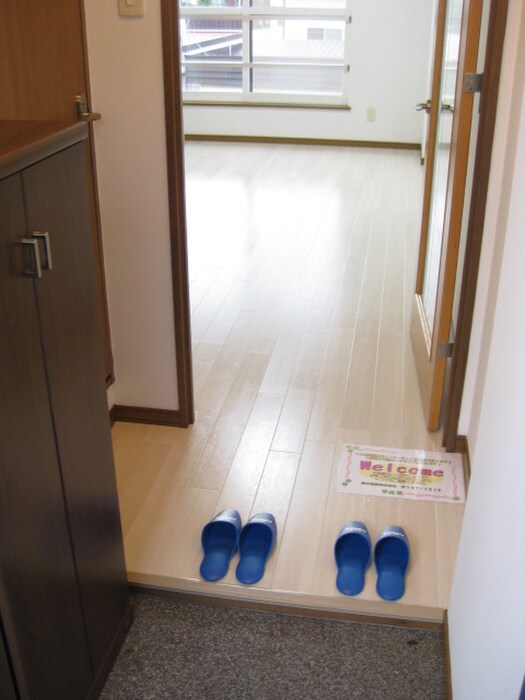 物件内観写真12　(玄関)