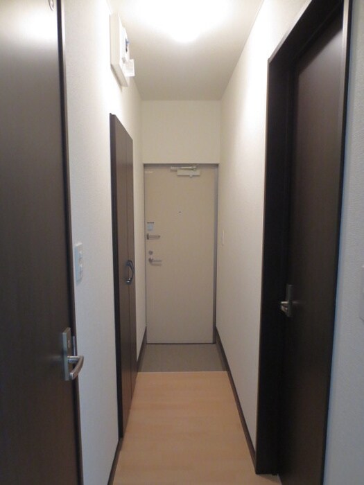 物件内観写真13　(玄関)