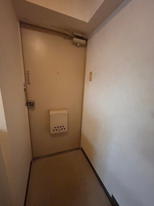 物件内観写真16　(玄関)