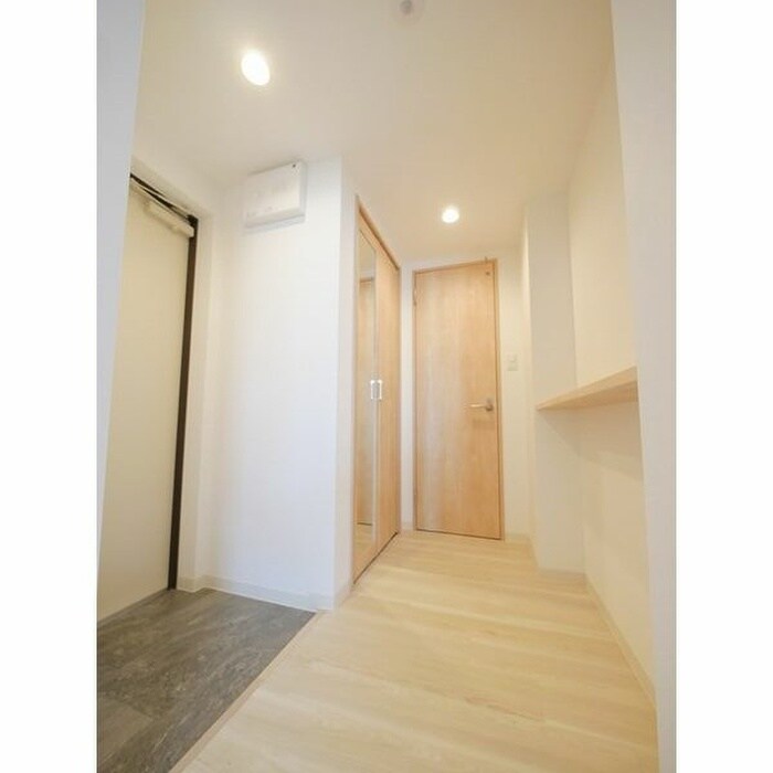 物件内観写真11　(廊下)