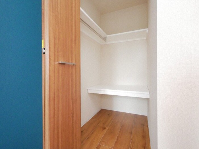 物件内観写真12　(収納)