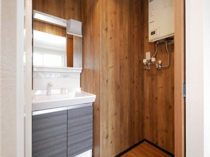 物件内観写真14　(洗濯機置場)