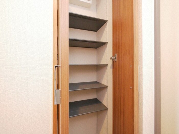 物件内観写真19　(靴箱)