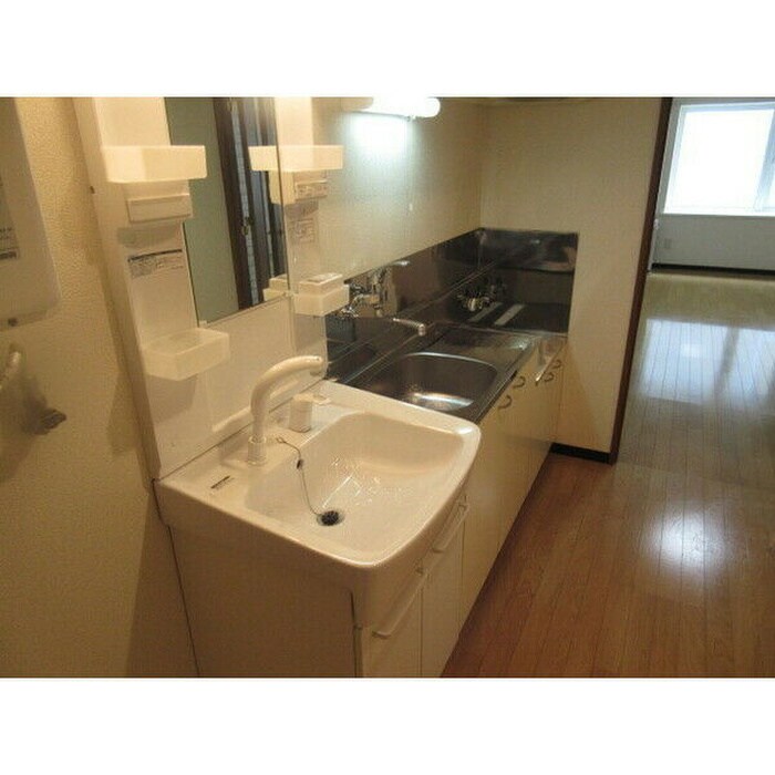 物件内観写真9　(洗面)