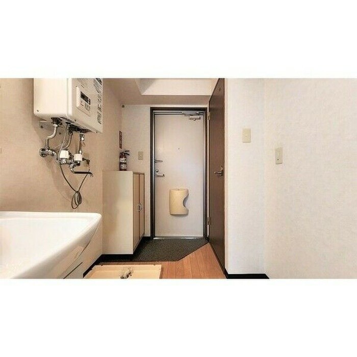 物件内観写真14　(玄関)