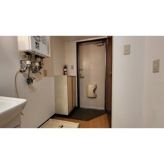 物件内観写真15　(玄関)