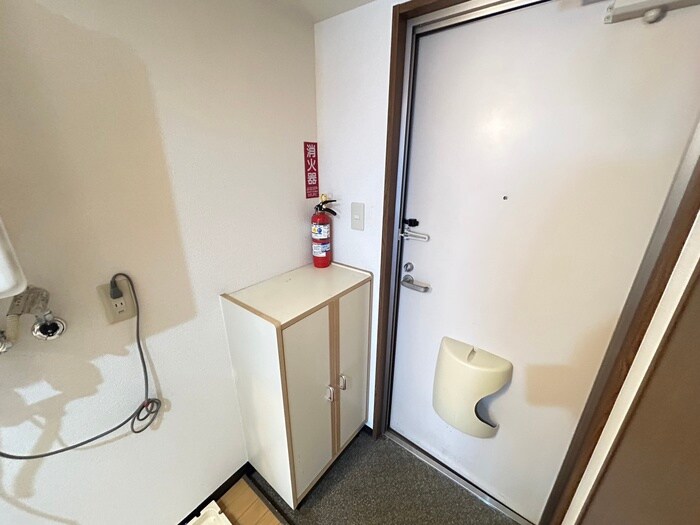 物件内観写真18　(玄関)