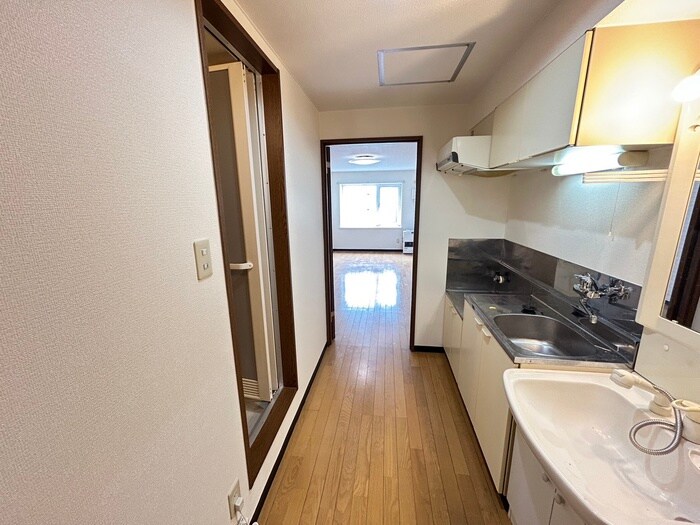 物件内観写真21　(廊下)