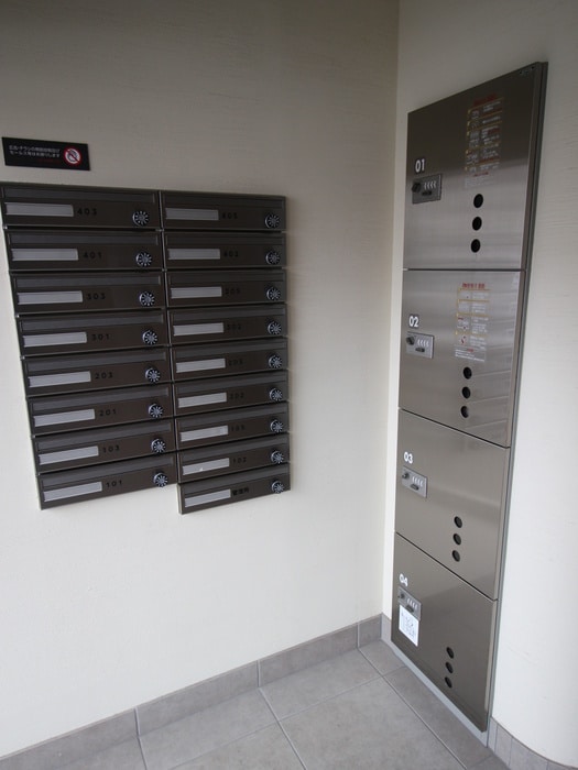 物件外観写真4　(エントランス部分)