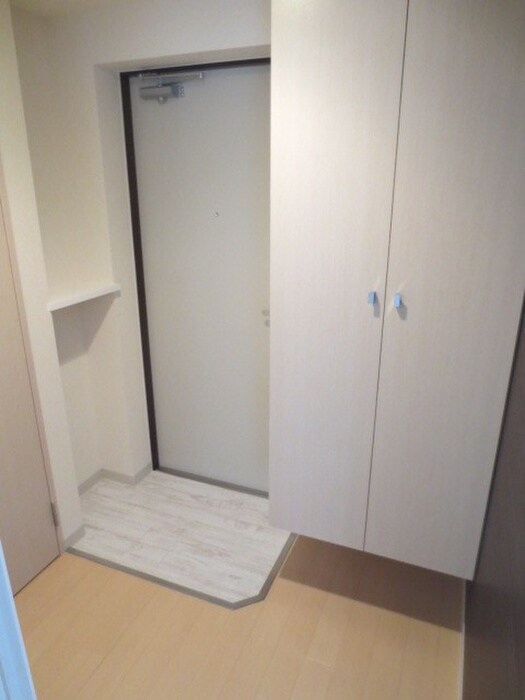 物件内観写真16　(玄関)