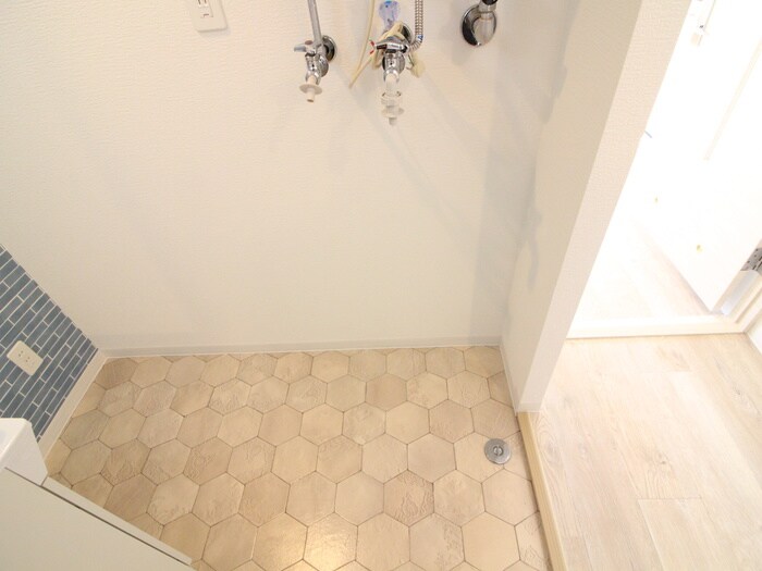 物件内観写真18　(洗濯機置場)