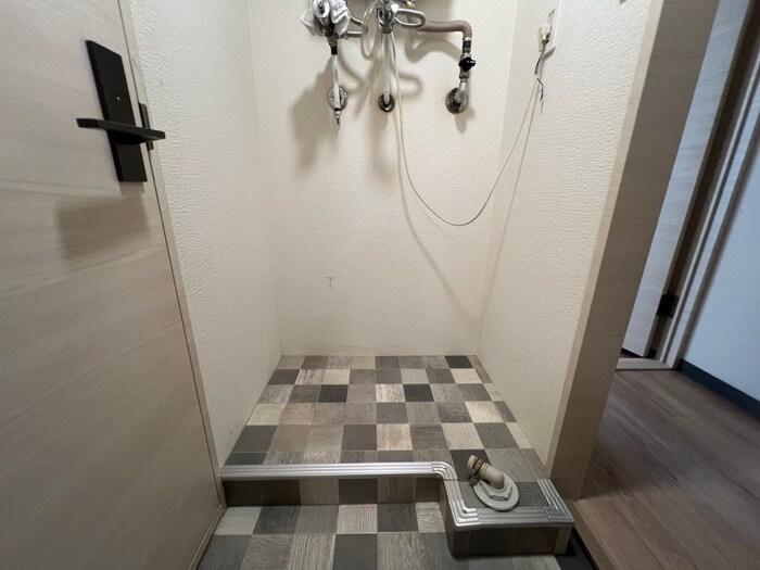 物件内観写真21　(洗濯機置場)