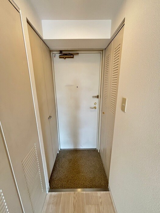 物件内観写真18　(玄関)