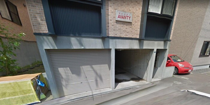 物件外観写真2　(駐車場)