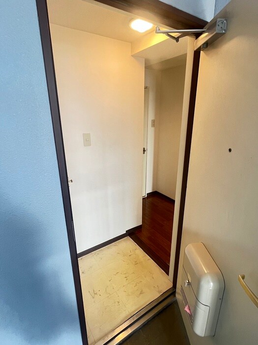 物件内観写真7　(玄関)