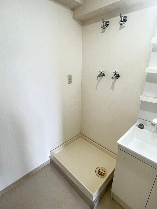 物件内観写真12　(洗濯機置場)