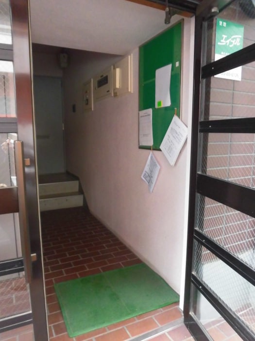 物件外観写真5　(エントランス部分)