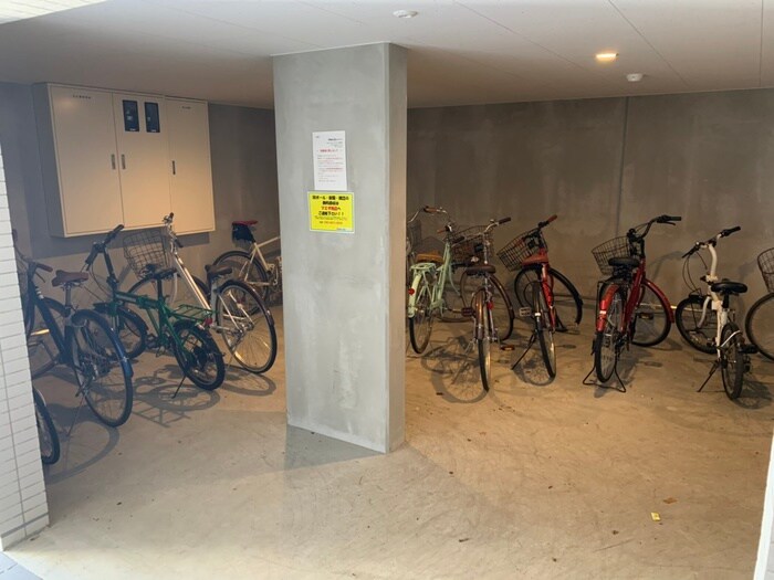 物件外観写真5　(駐輪場)