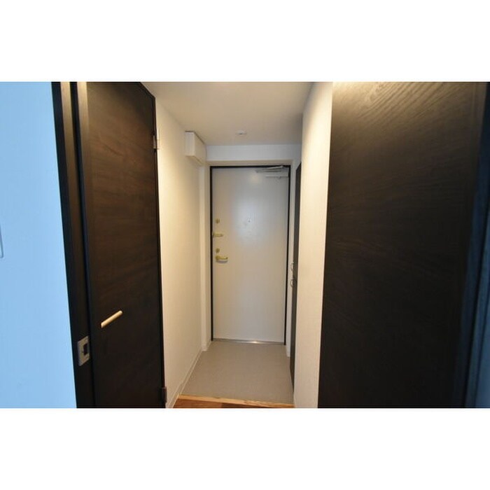 物件内観写真13　(玄関)