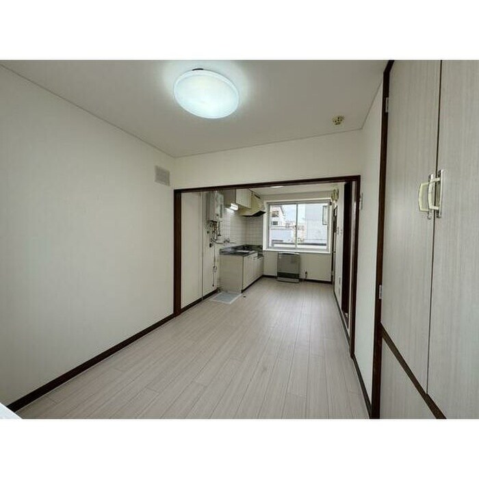 物件内観写真3　(居室)